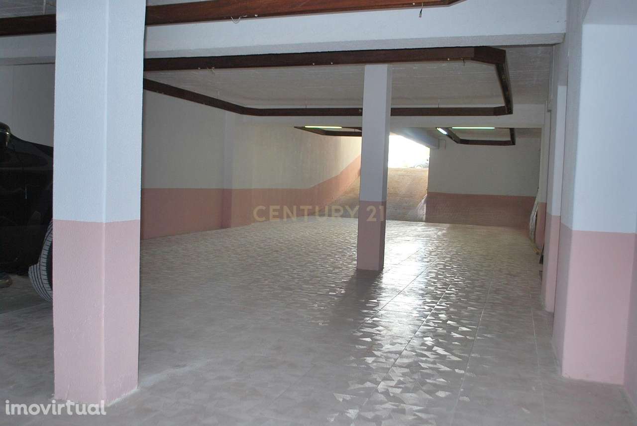 Garagem Ampla no Centro da Costa da Caparica – 710 m² | Arrendamento c - Grande imagem: 4/22
