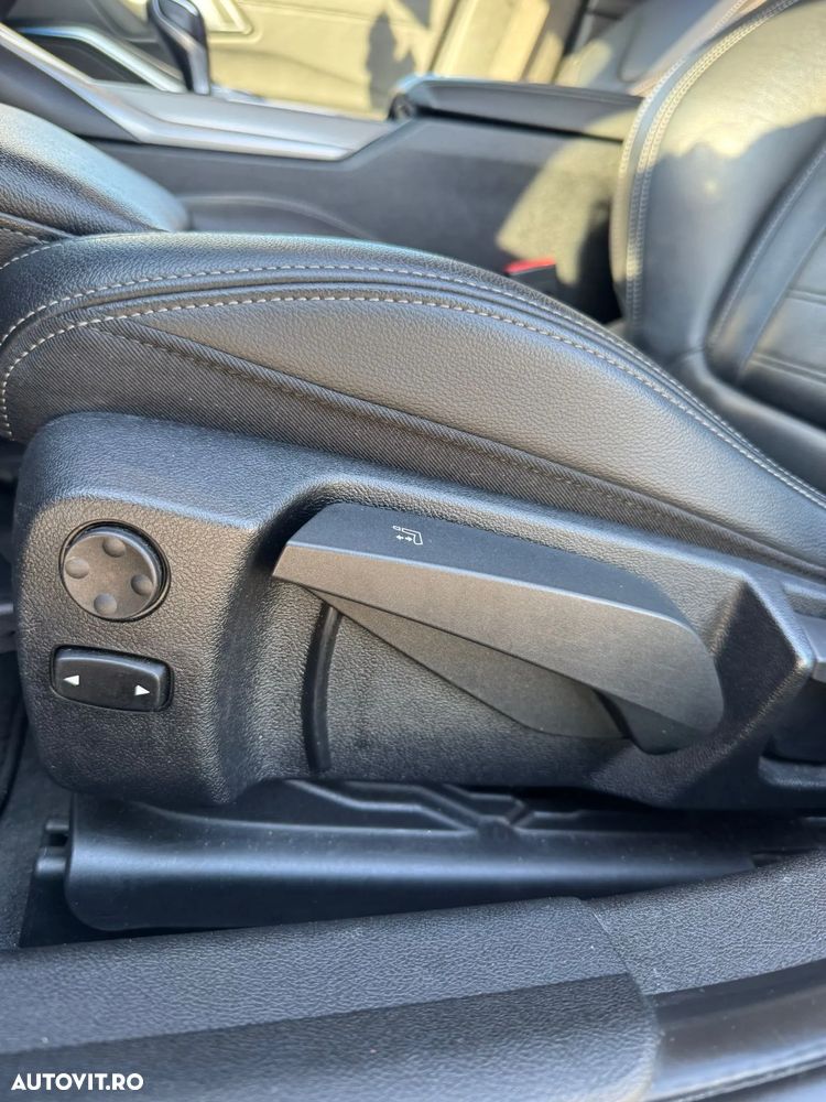 BMW Seria 3 330e Aut. Luxury Line - 11