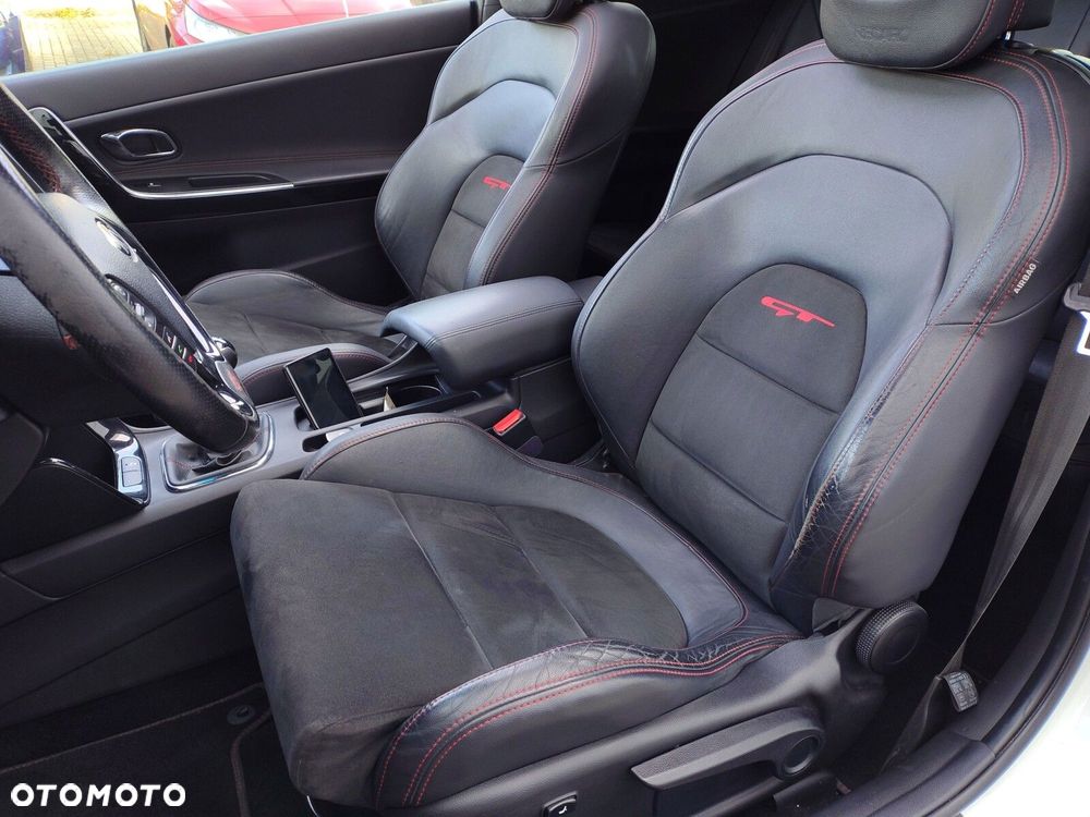 Kia ProCeed - 13