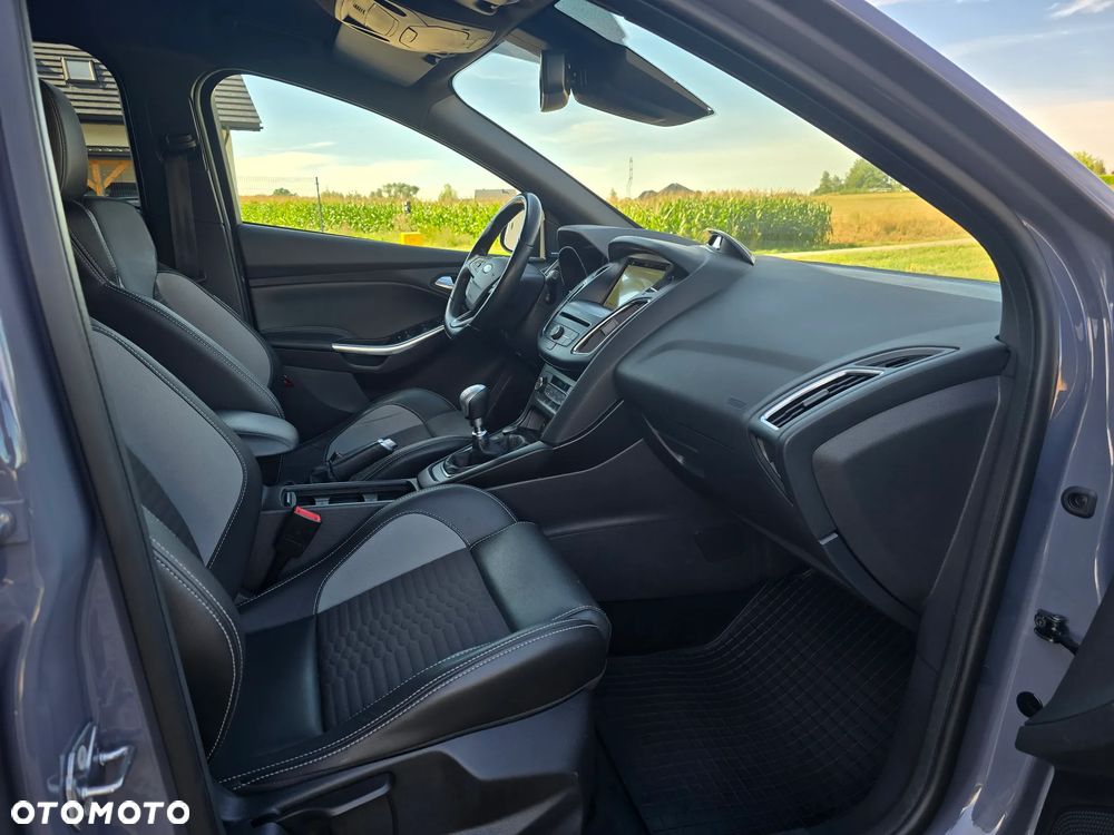 Ford Focus - 12