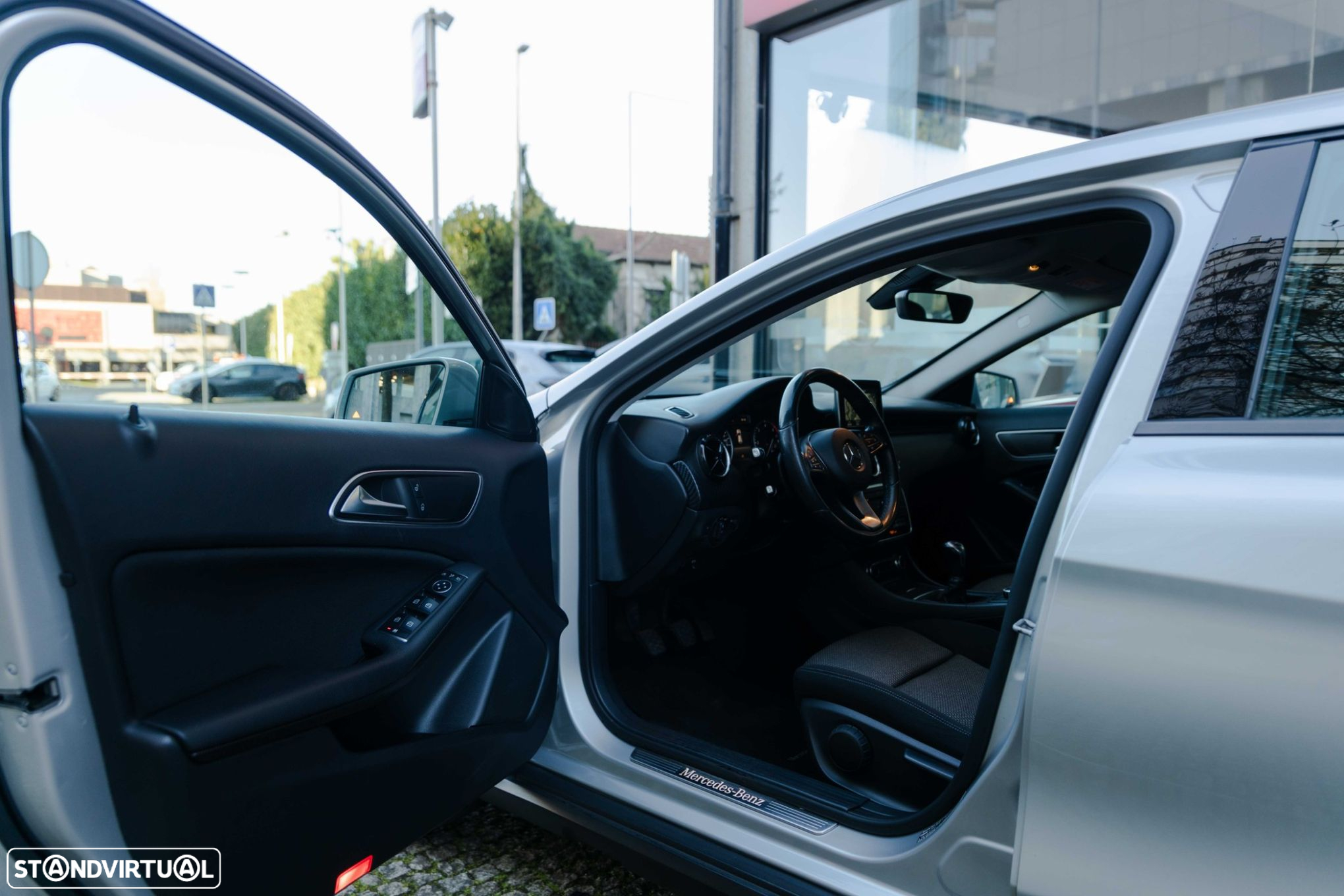 Mercedes-Benz GLA 180 d Urban - 10