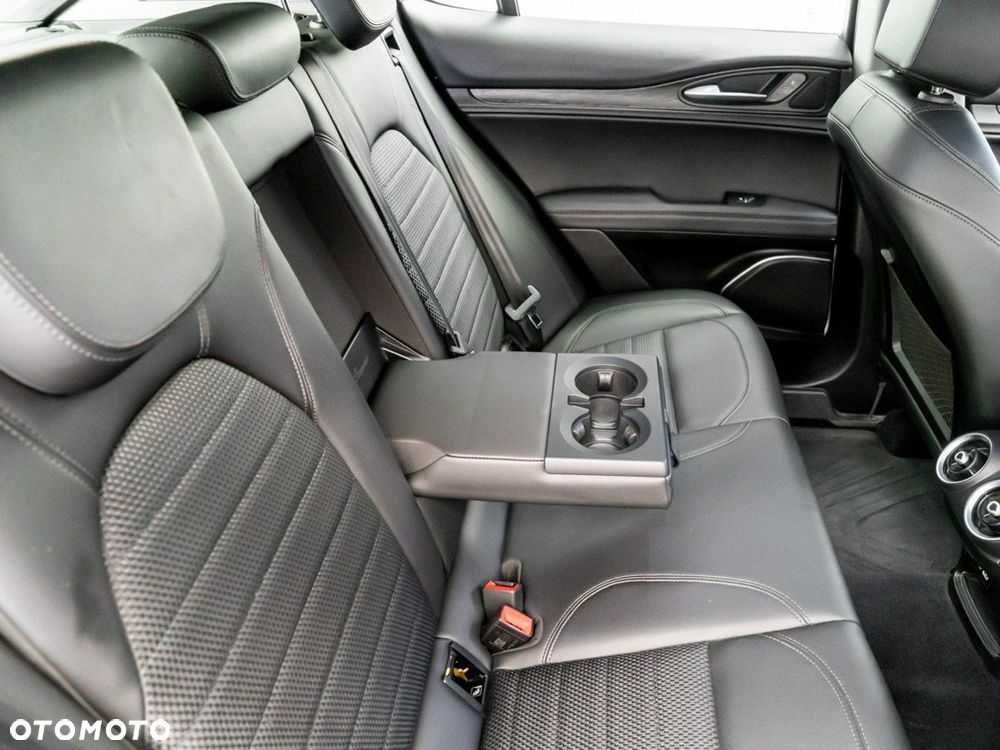 Alfa Romeo Stelvio 2.0 Turbo Business Q4 - 15