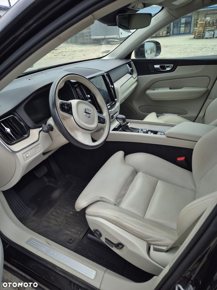 Volvo XC 60 D5 SCR AWD Inscription - 12