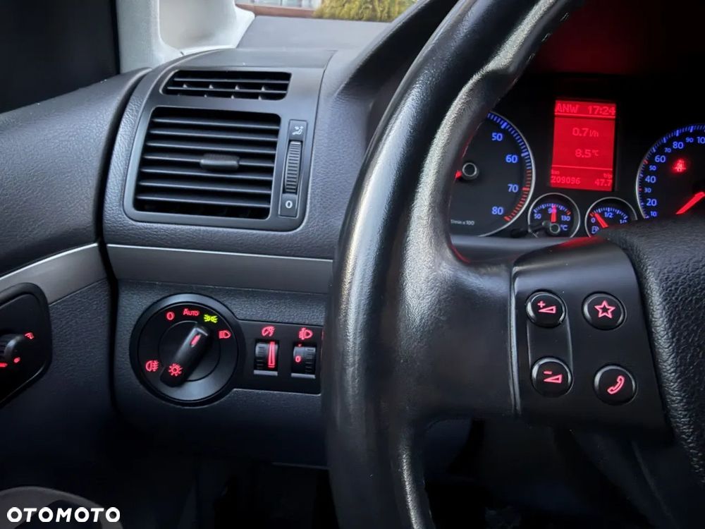 Volkswagen Touran 1.4 TSI Cup - 30