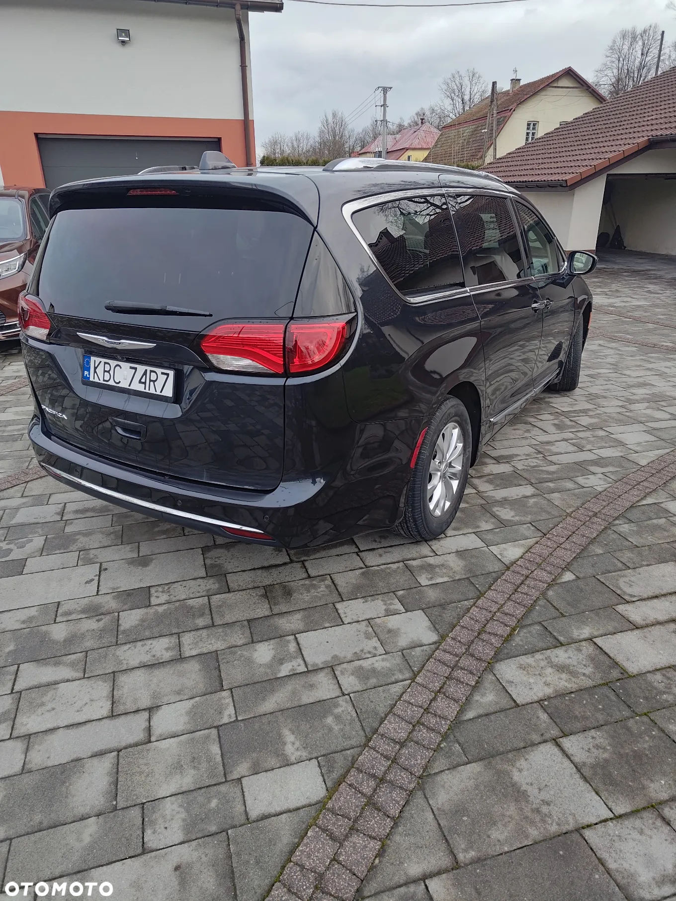 Chrysler Pacifica - 7