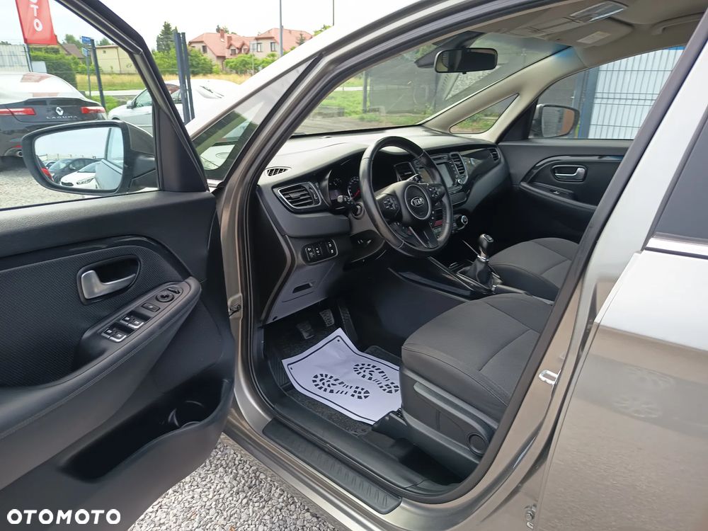 Kia Carens 1.6 GDI Attract - 15