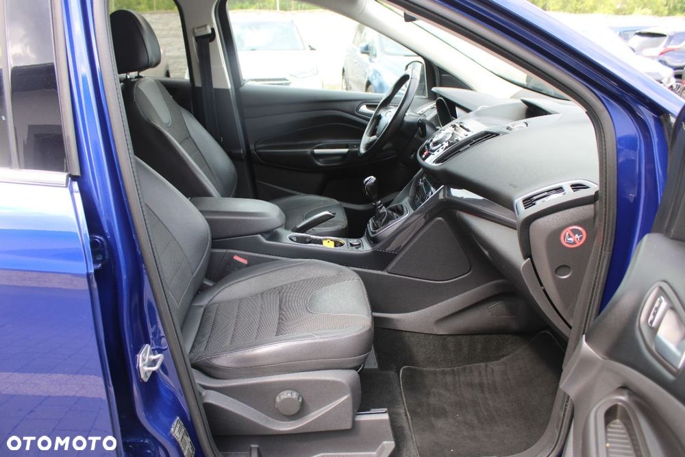 Ford Kuga - 25