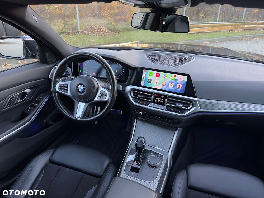 BMW Seria 3 320d Touring M Sport - 28