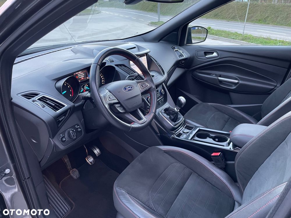 Ford Kuga 1.5 EcoBoost 2x4 ST-Line - 11