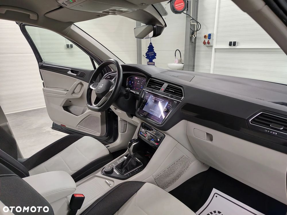 Volkswagen Tiguan 2.0 TDI SCR 4MotION DSG Elegance - 28