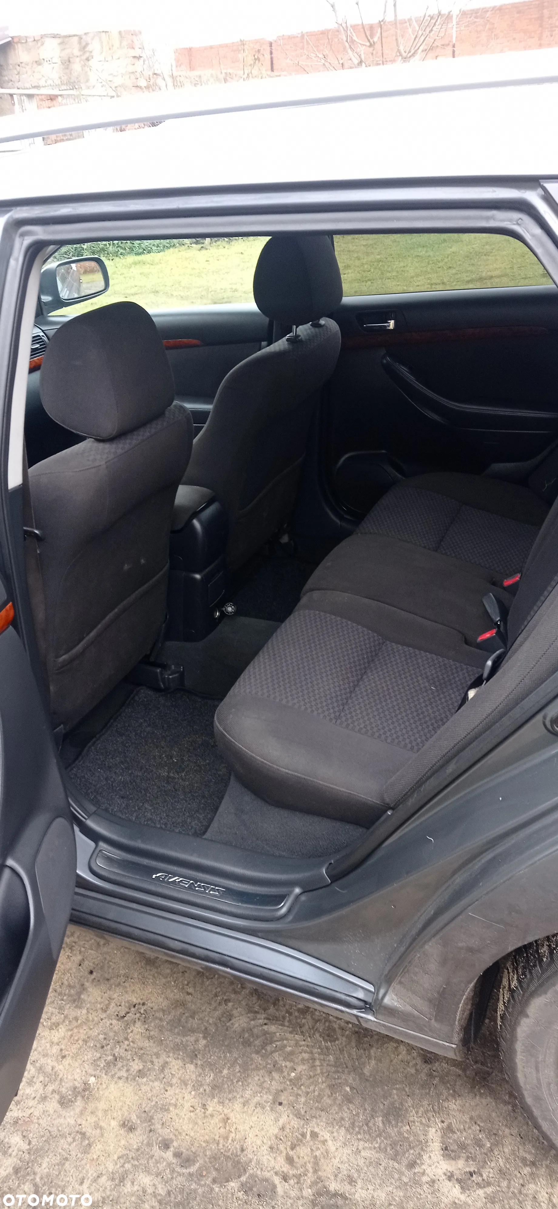 Toyota Avensis - 11