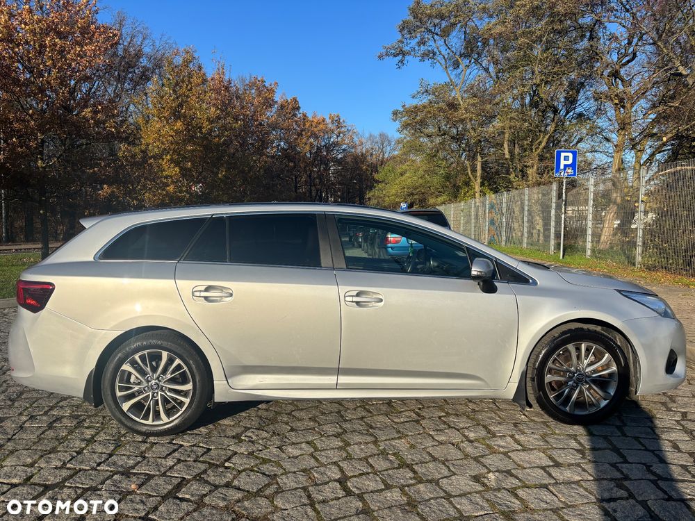Toyota Avensis 1.8 Active MS - 10