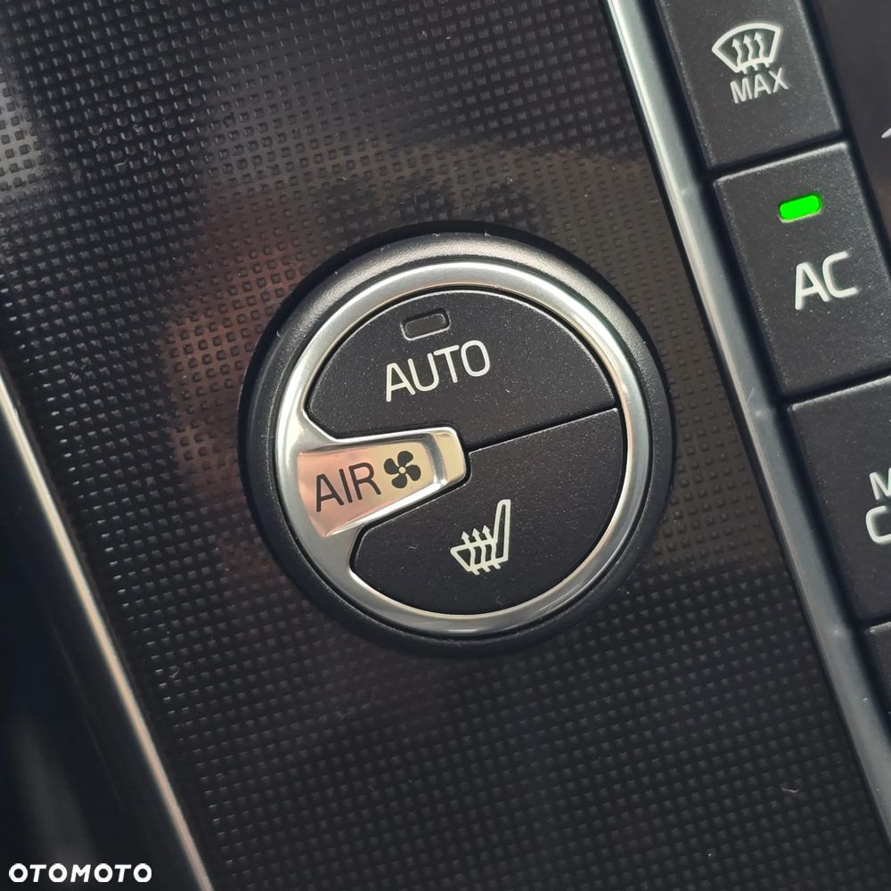 Volvo V40 D2 Drive-E Momentum - 30
