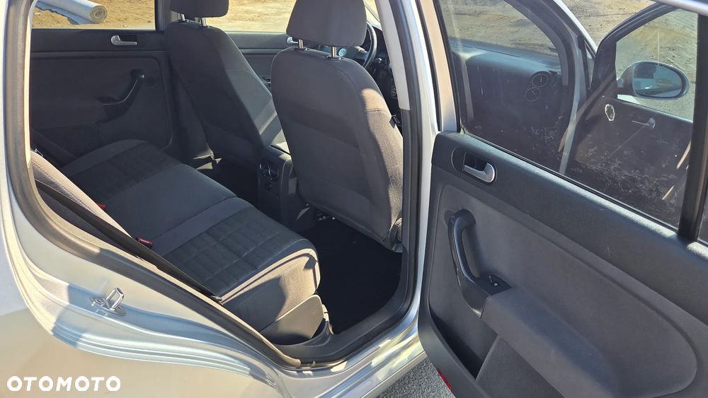 Volkswagen Golf Plus 2.0 TDI Comfortline - 21