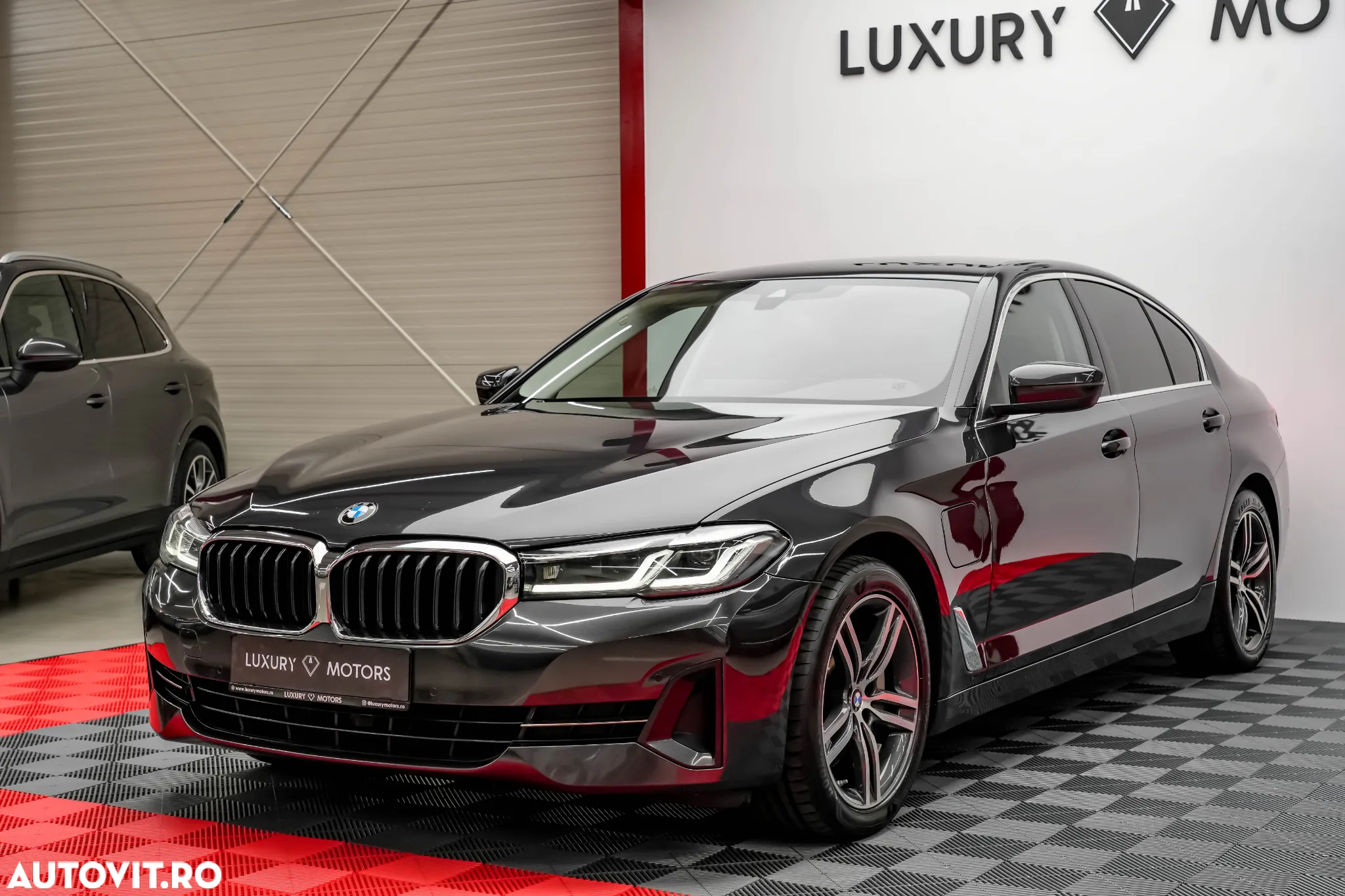 BMW Seria 5 530e iPerformance Aut. - 3