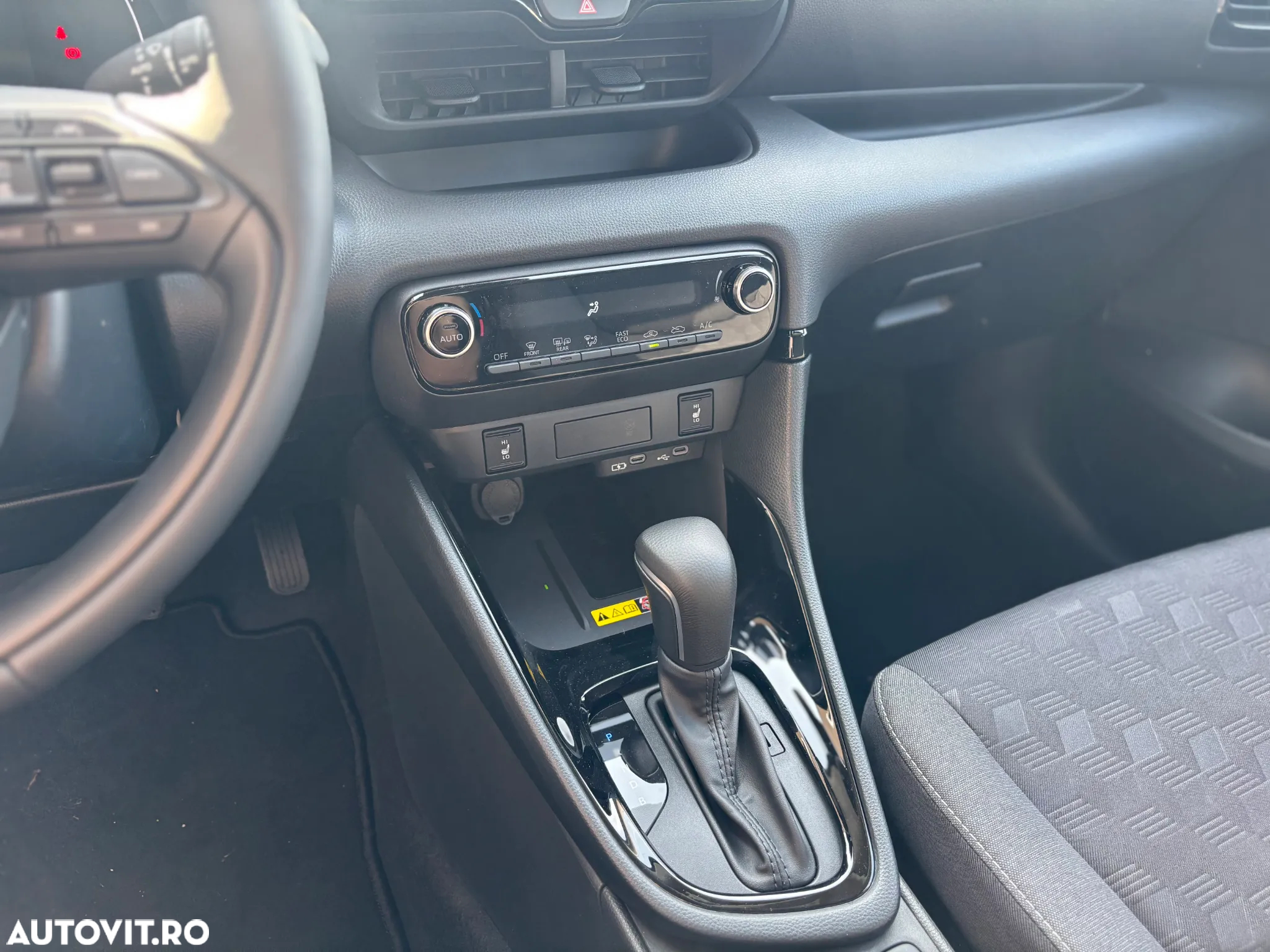 Toyota Yaris 1.5 VVT-i HSD Dynamic - 17