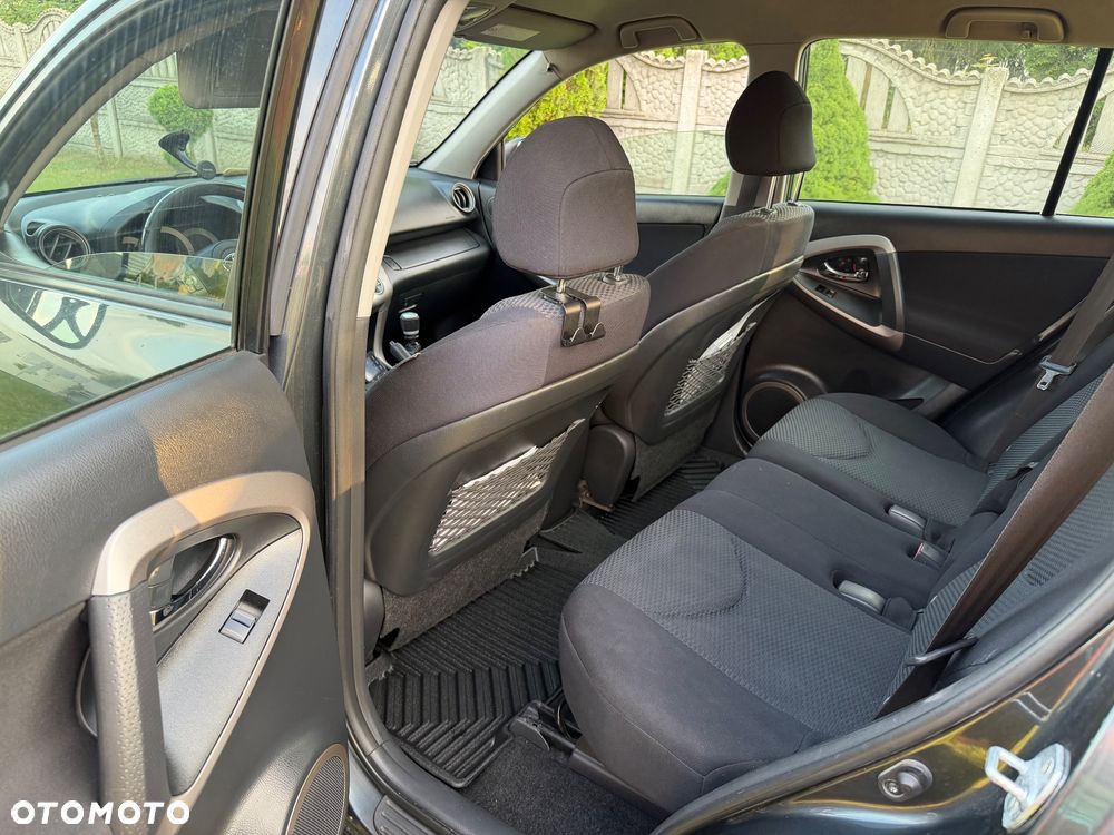 Toyota RAV4 - 7