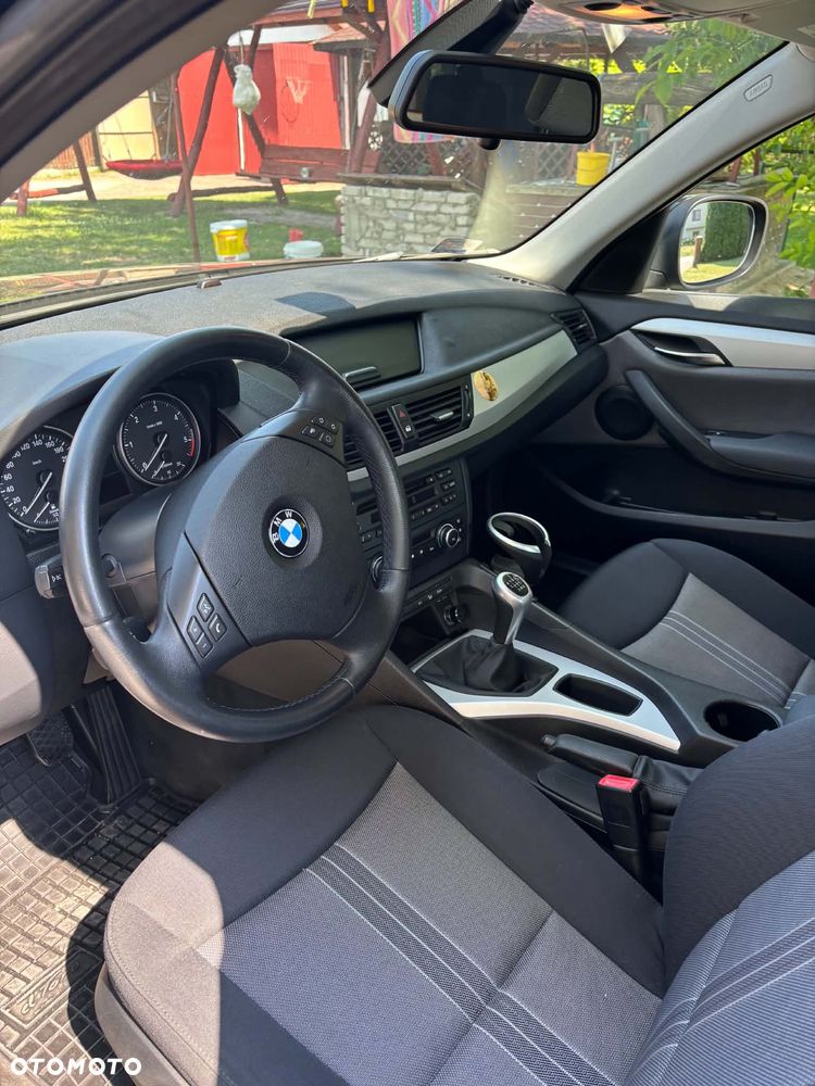 BMW X1 xDrive18d xLine - 9