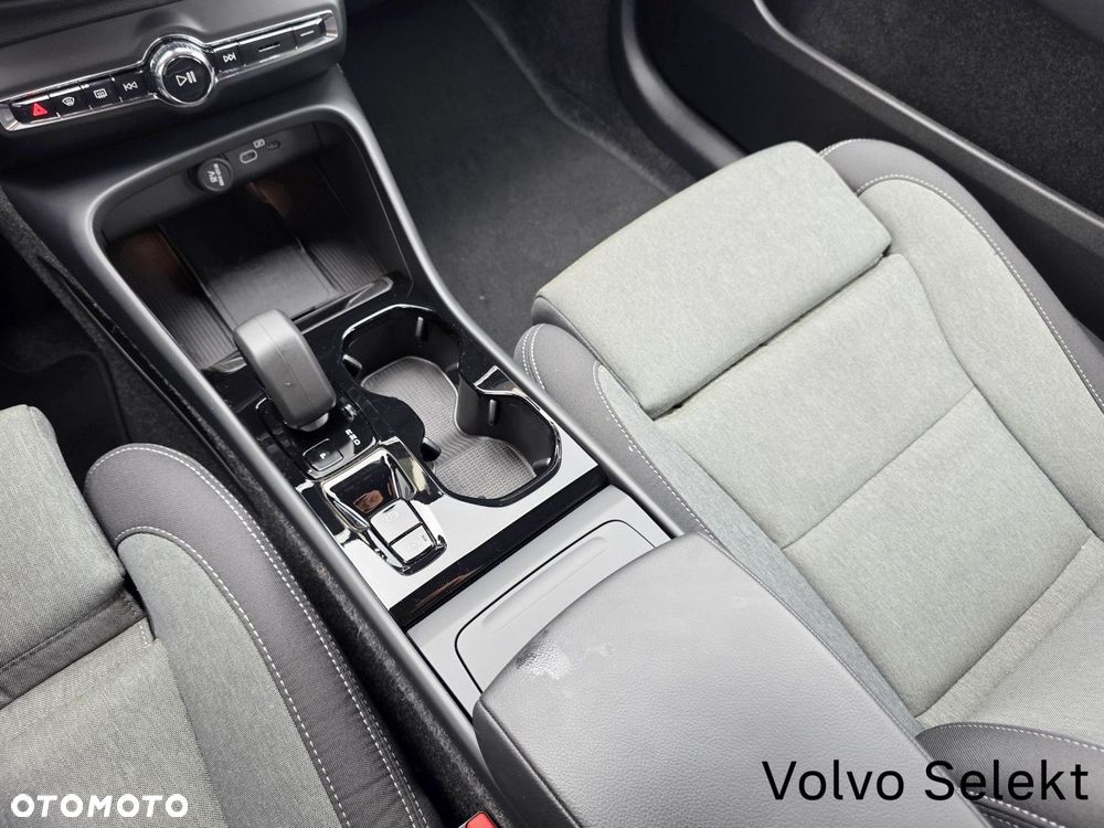 Volvo XC 40 - 31