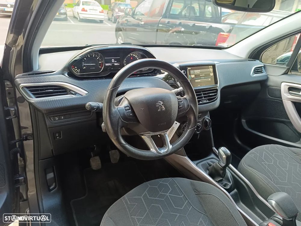 Peugeot 2008 1.2 PureTech Style - 6
