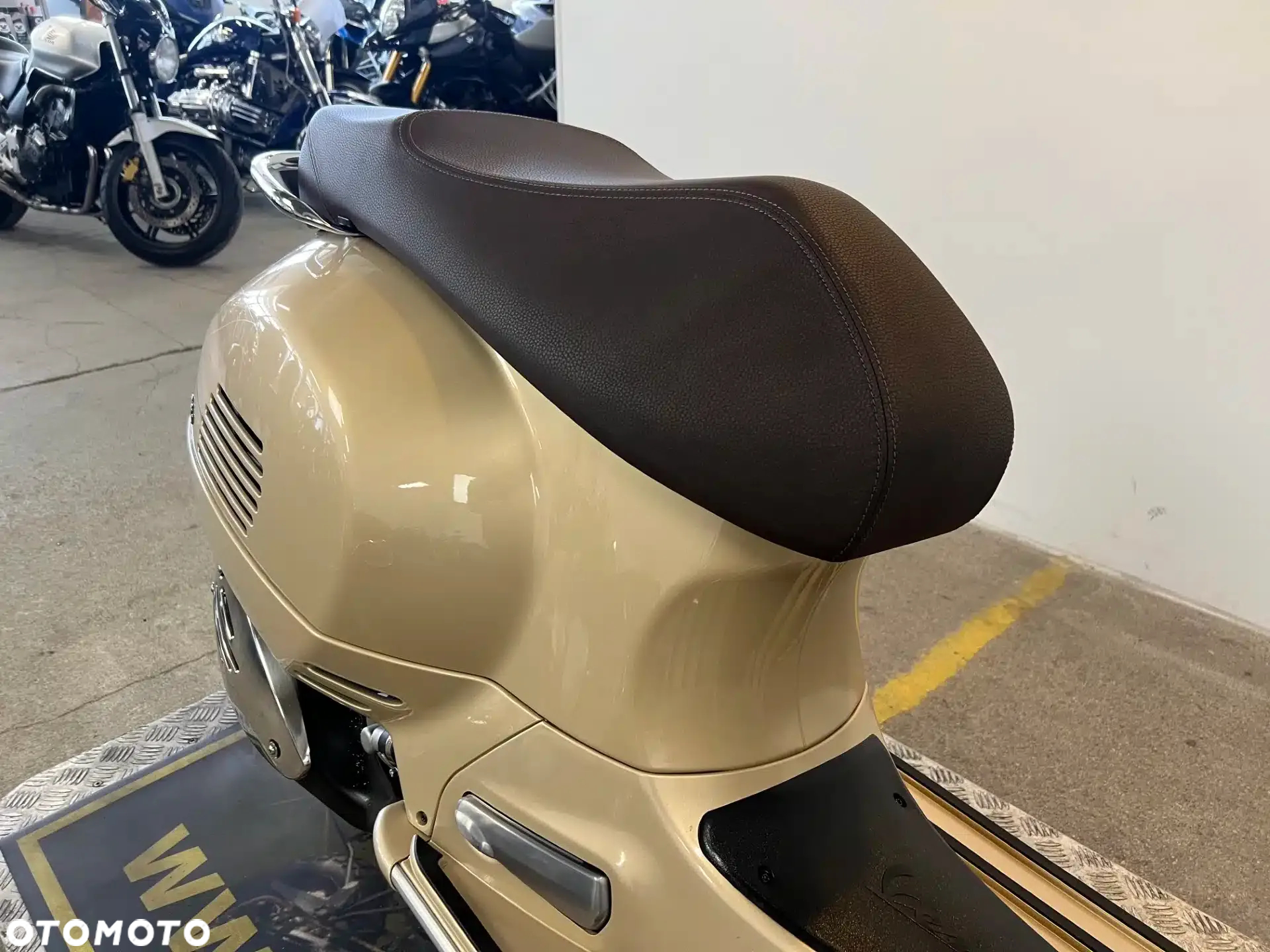 Vespa GTS - 12