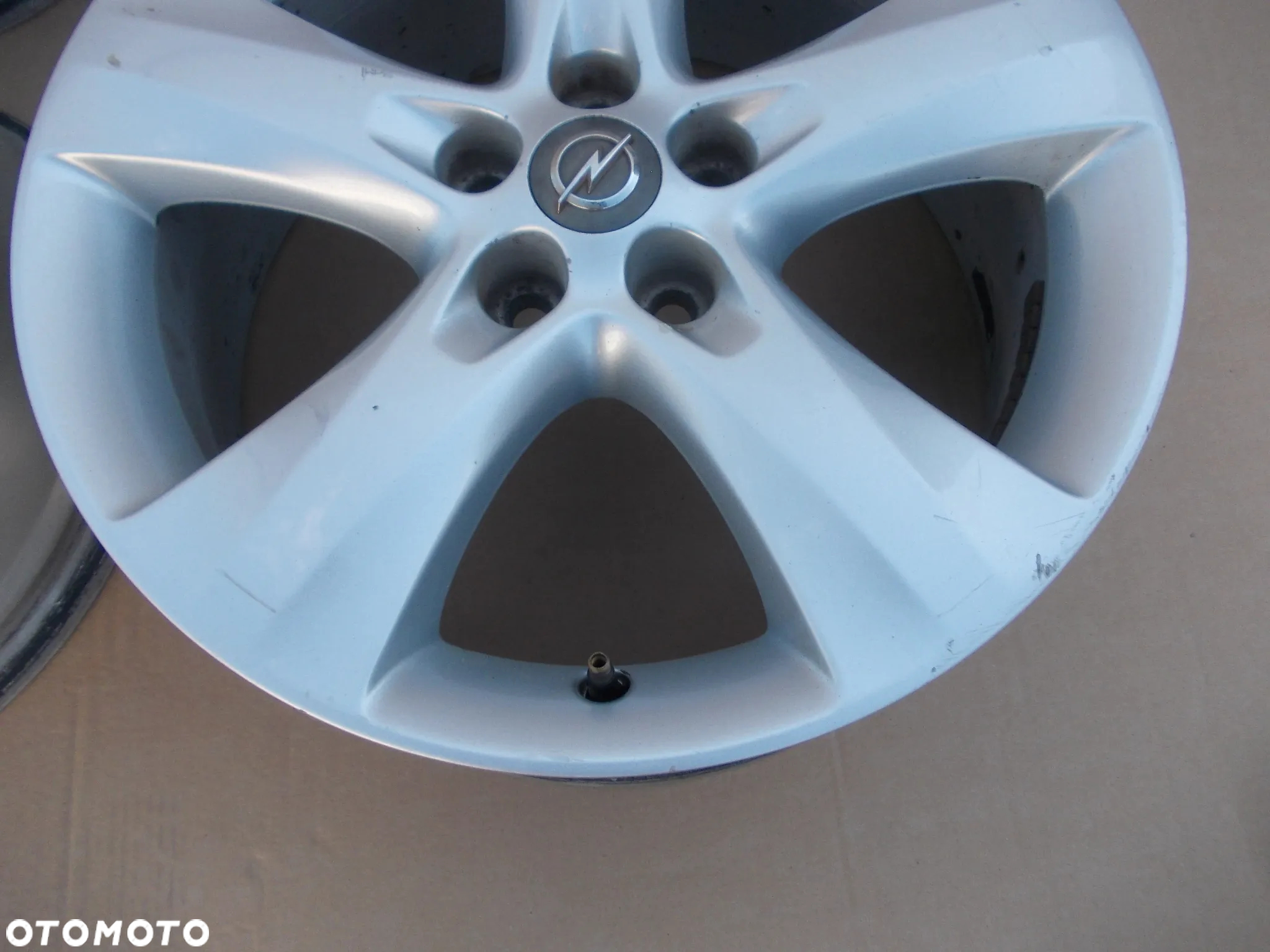 Felgi aluminiowa Opel Astra J Mokka 8J R17 Et 42 - 3