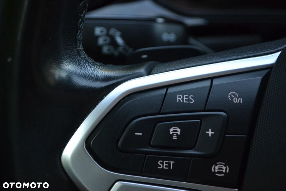 Volkswagen T-Roc 1.5 TSI Style DSG - 28