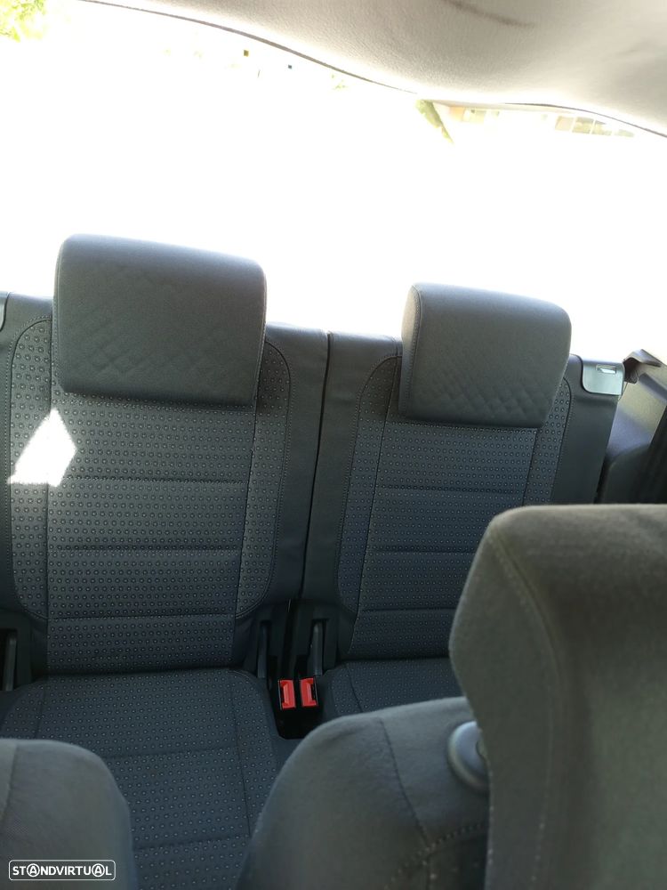 VW Touran 1.9 TDi Basis 7L - 13