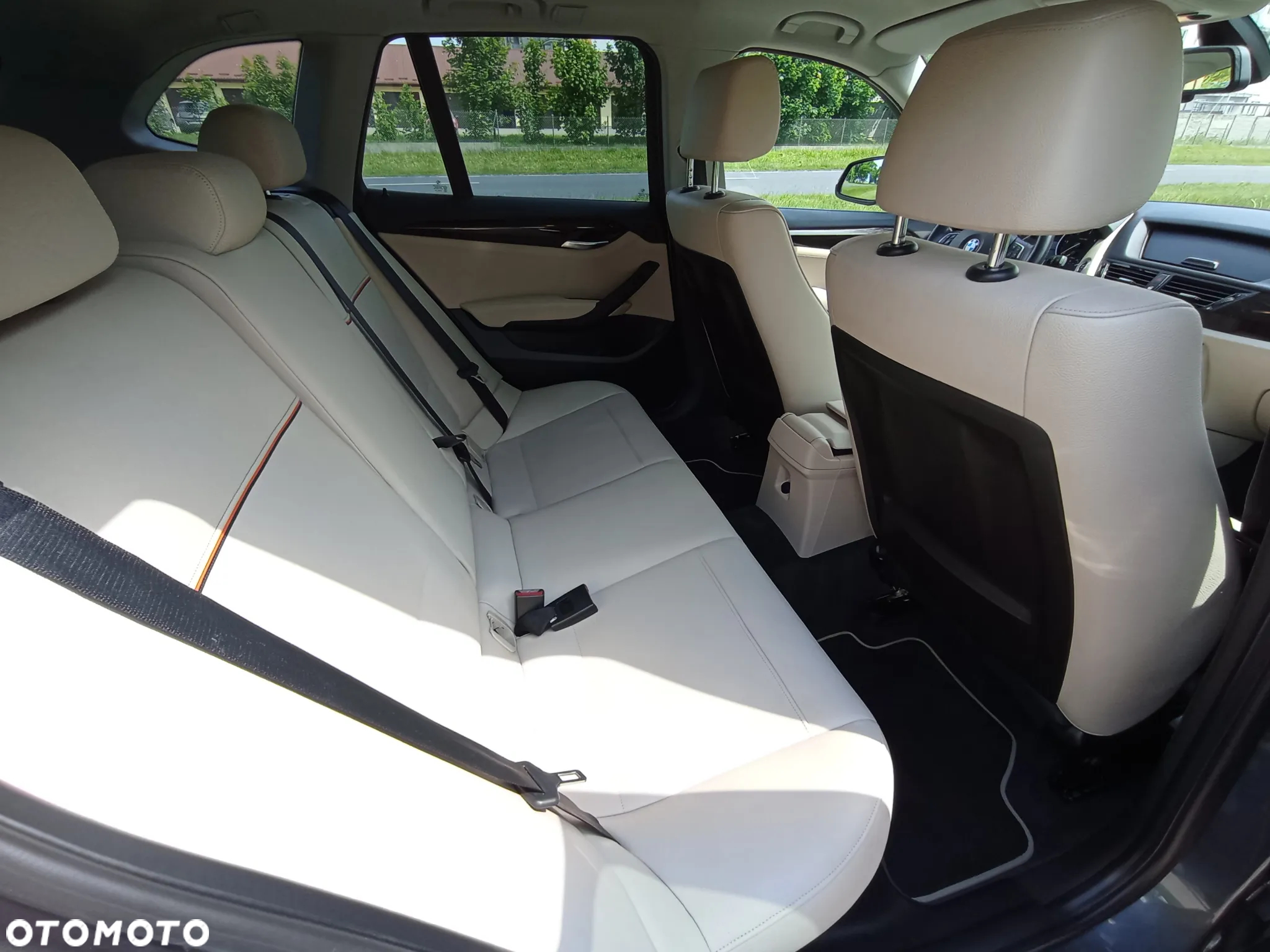 BMW X1 sDrive18d xLine - 23