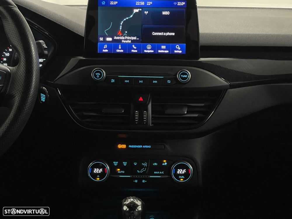 Ford Focus 1.0 EcoBoost MHEV ST-Line - 32