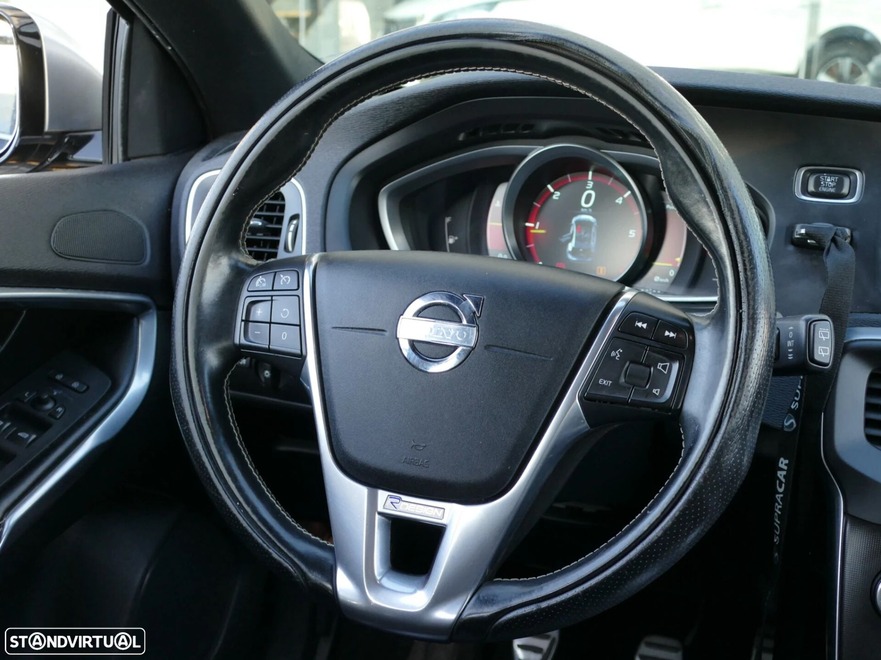 Volvo V40 2.0 D2 R-Design Momentum - 34