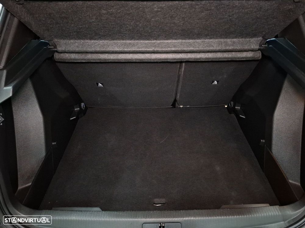 Peugeot 2008 1.2 Hybrid Allure e-DCS6 - 22