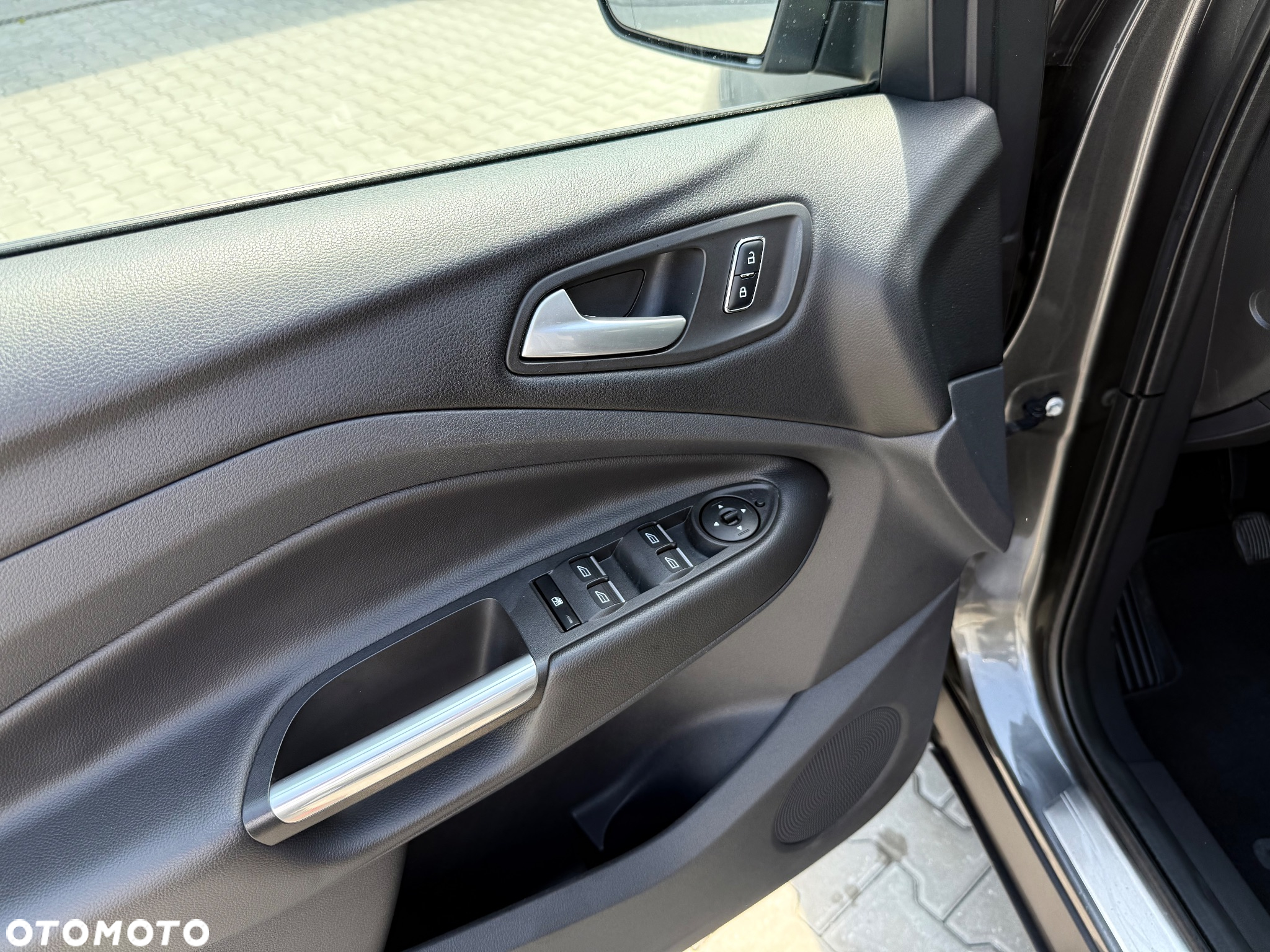 Ford Kuga 2.0 TDCi 4WD Titanium - 25