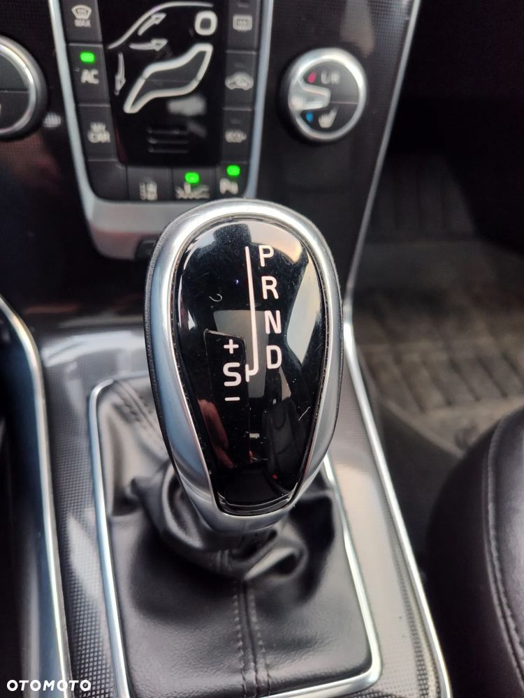 Volvo V40 D3 Drive-E Inscription - 13