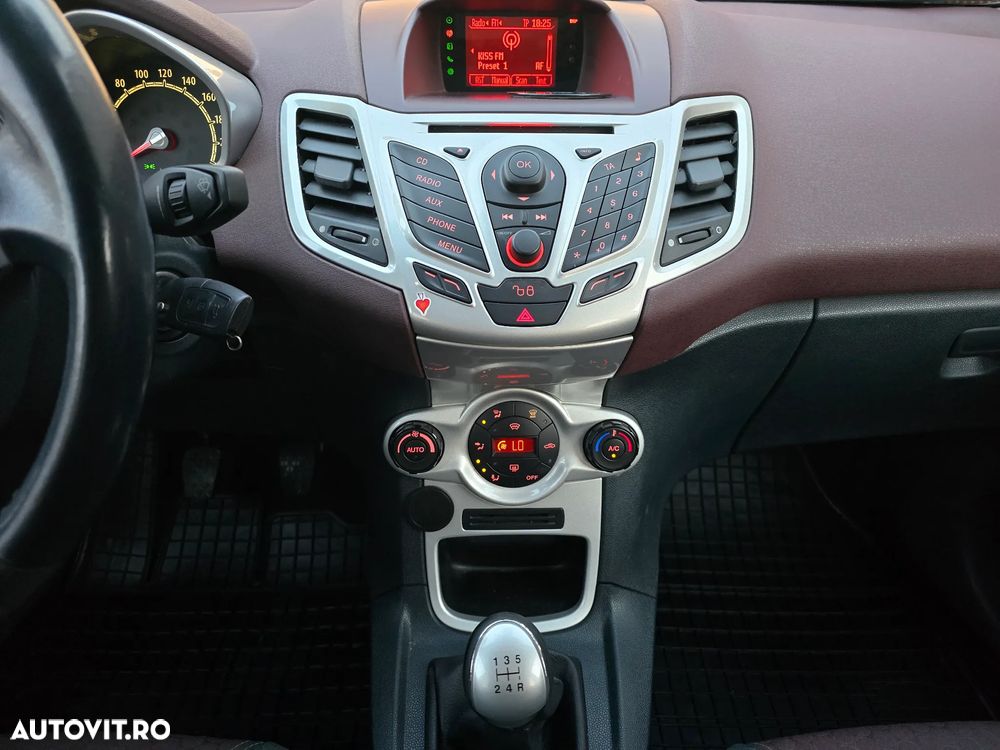 Ford Fiesta 1.6 TDCI Titanium - 17