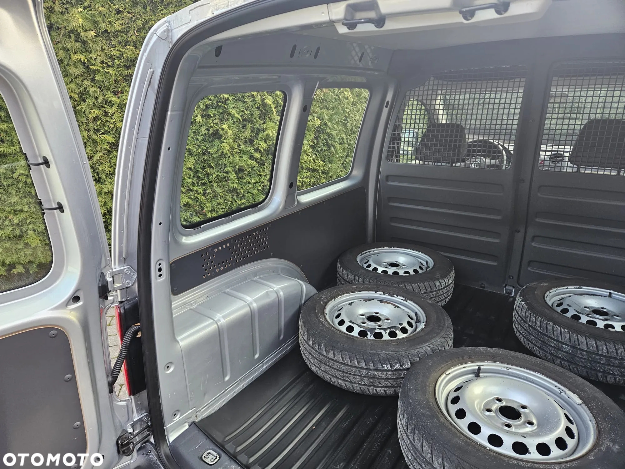 Volkswagen Caddy - 17