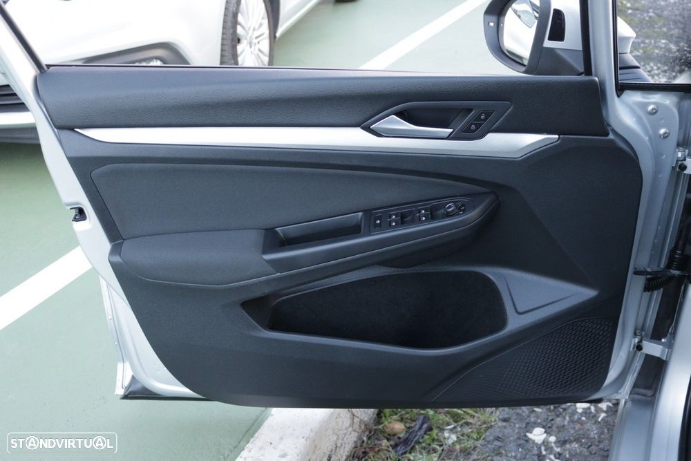 VW Golf Variant 2.0 TDi Life DSG - 33