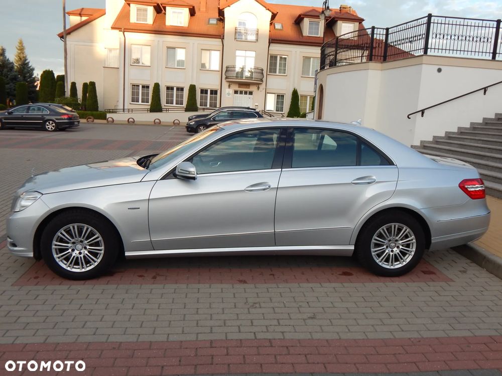 Mercedes-Benz Klasa E 250 CGI BlueEff Elegance - 10