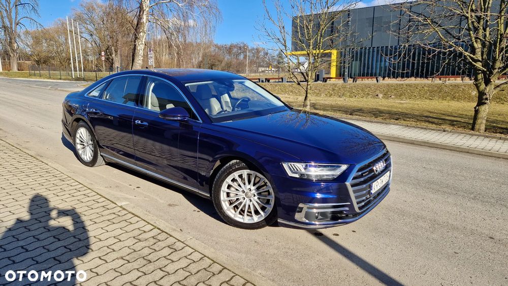 Audi A8 - 8