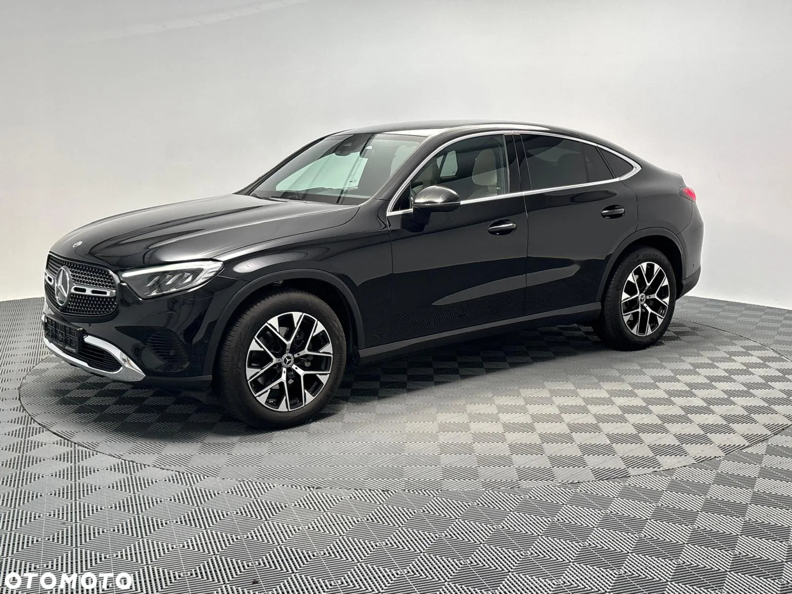 Mercedes-Benz GLC - 19