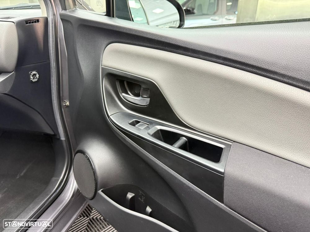 Toyota Yaris 1.0 VVT-i Exclusive - 32