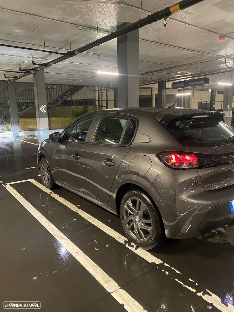Peugeot 208 - 4