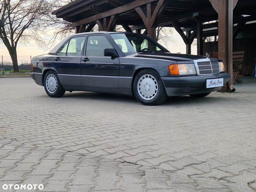 Mercedes-Benz W201 (190) - 2
