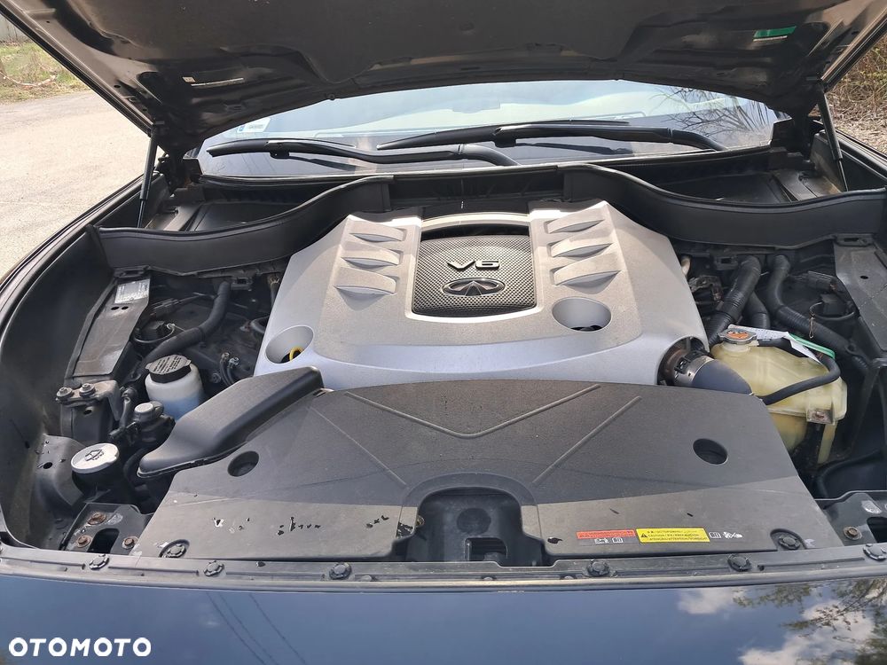 Infiniti FX - 12