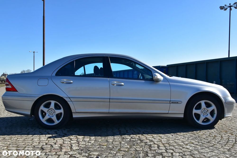 Mercedes-Benz Klasa C 180 Kompressor Automatik Avantgarde - 33