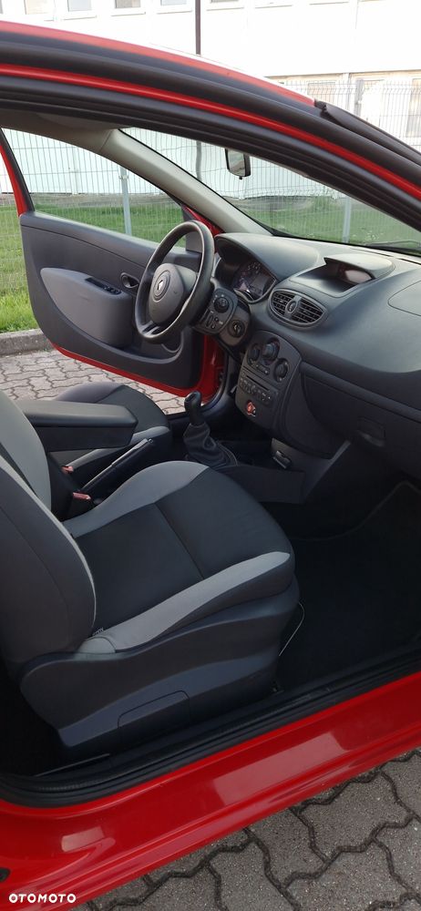 Renault Clio - 6