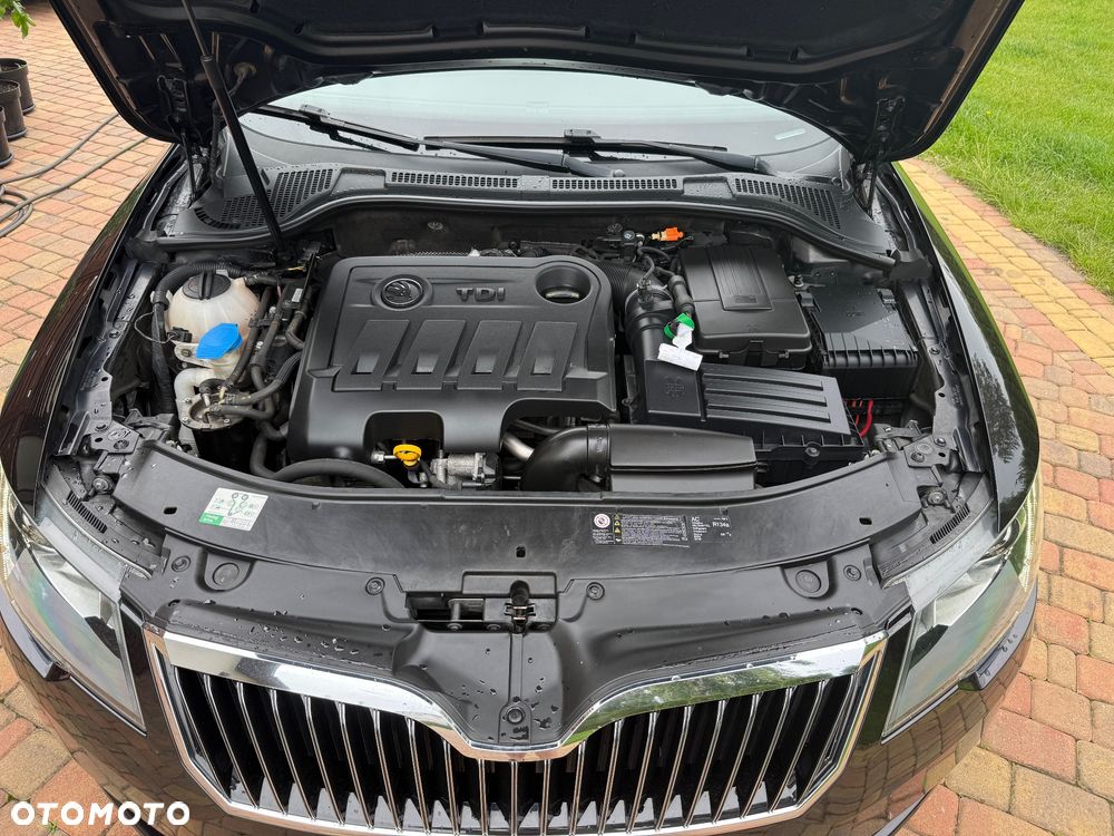 Skoda Superb 2.0 TDI Business DSG - 35