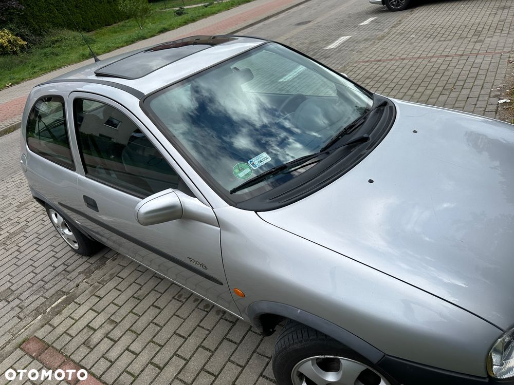 Opel Corsa 1.2 City 16v - 10