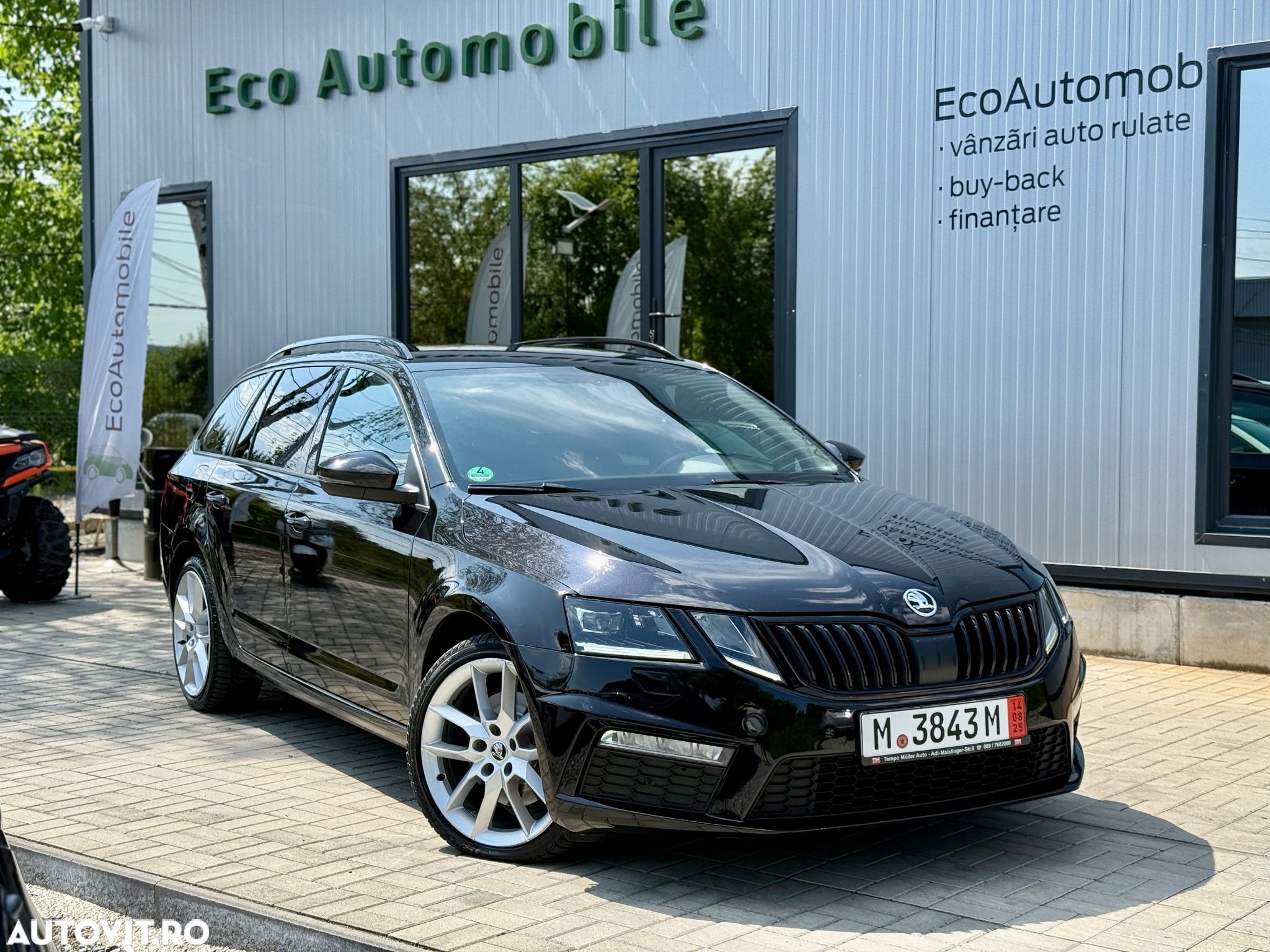 Skoda Octavia Combi Diesel 2.0 TDI DSG RS - 1