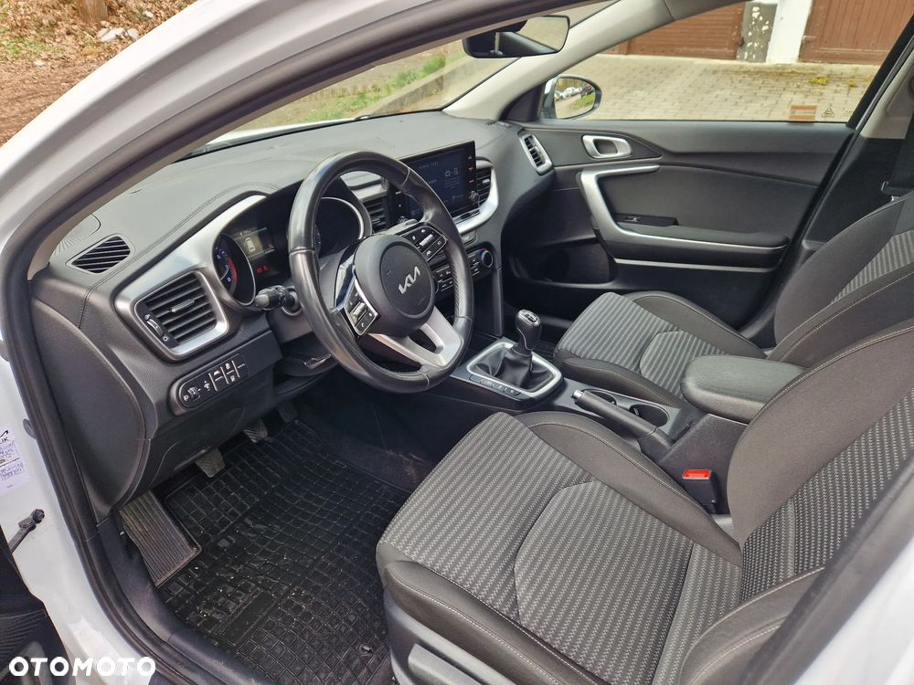 Kia Ceed 1.5 T-GDI M - 33